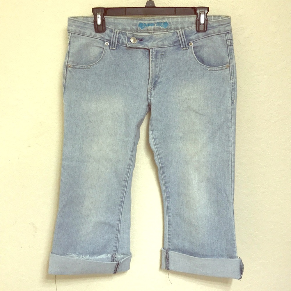 FINAL SALE!!! Rue 21 capris.
